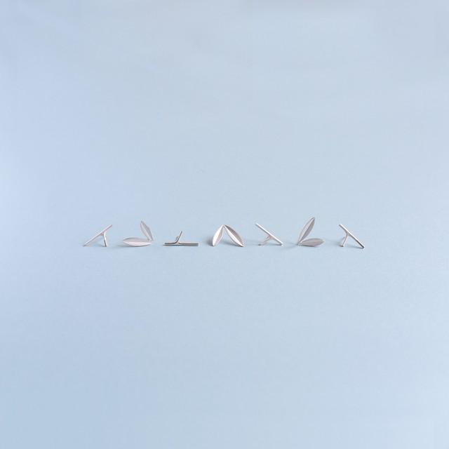 【Stud Earring】 Leaf / Seven (single) - YURI MIYATA ONLINE STORE