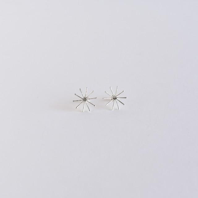 【Stud・Clip-on Earring】Leaf / Line S (single) - YURI MIYATA ONLINE STORE