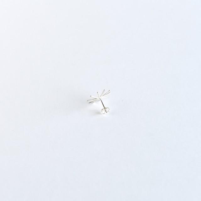 【Stud・Clip-on Earring】Leaf / Line S (single) - YURI MIYATA ONLINE STORE