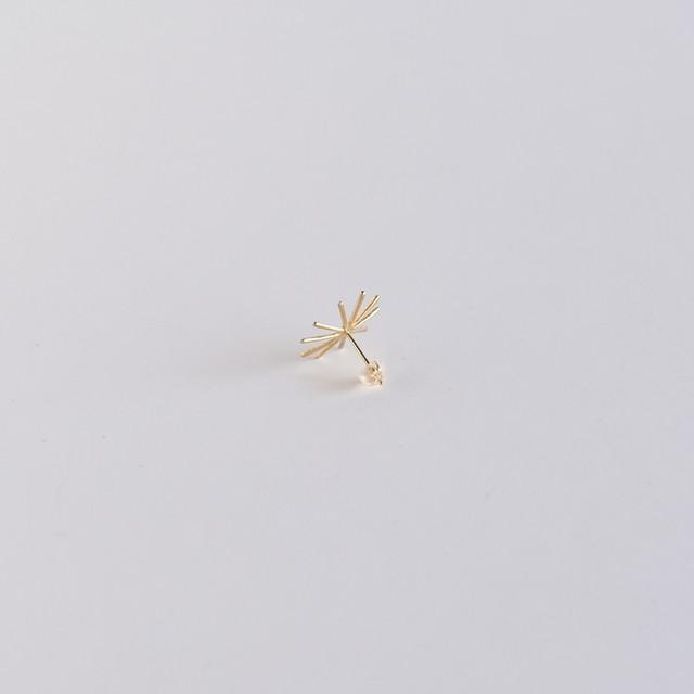 【Stud・Clip-on Earring】Leaf / Line S (single) - YURI MIYATA ONLINE STORE