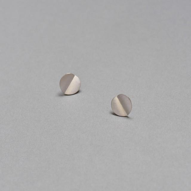 【Stud・Clip-on Earring】Leaf / Round L (single) - YURI MIYATA ONLINE STORE